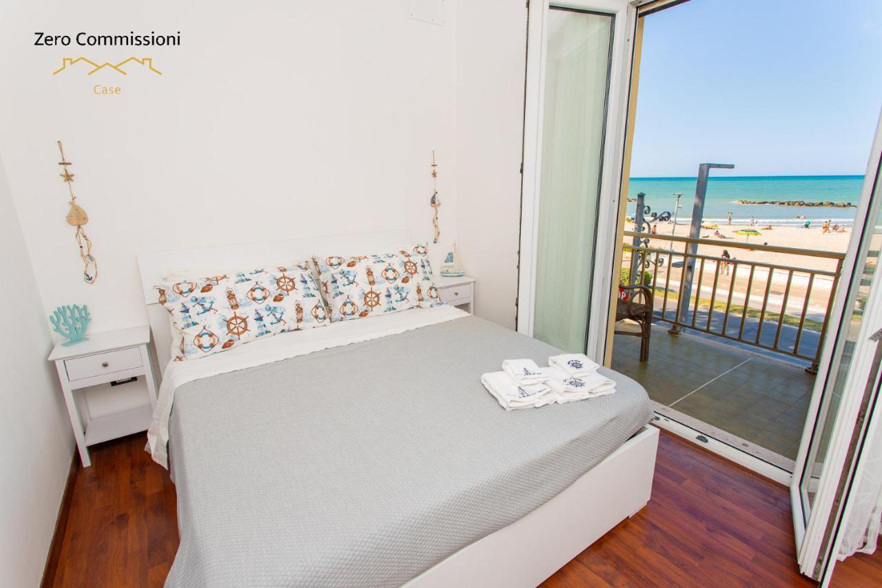 Palm Beach House - Vista Mare Montesilvano Marina المظهر الخارجي الصورة