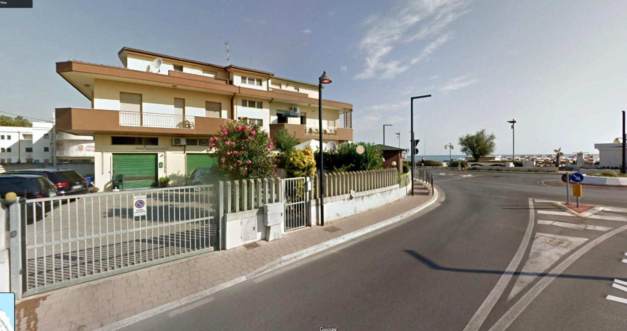 Palm Beach House - Vista Mare Montesilvano Marina المظهر الخارجي الصورة