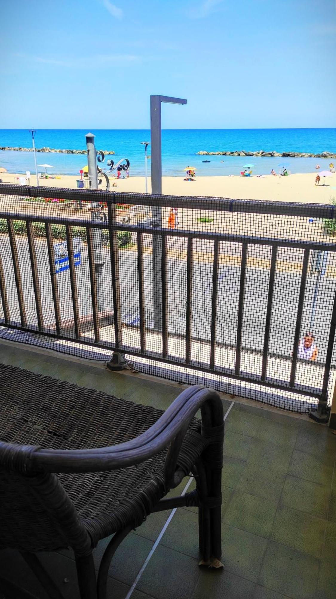 Palm Beach House - Vista Mare Montesilvano Marina المظهر الخارجي الصورة